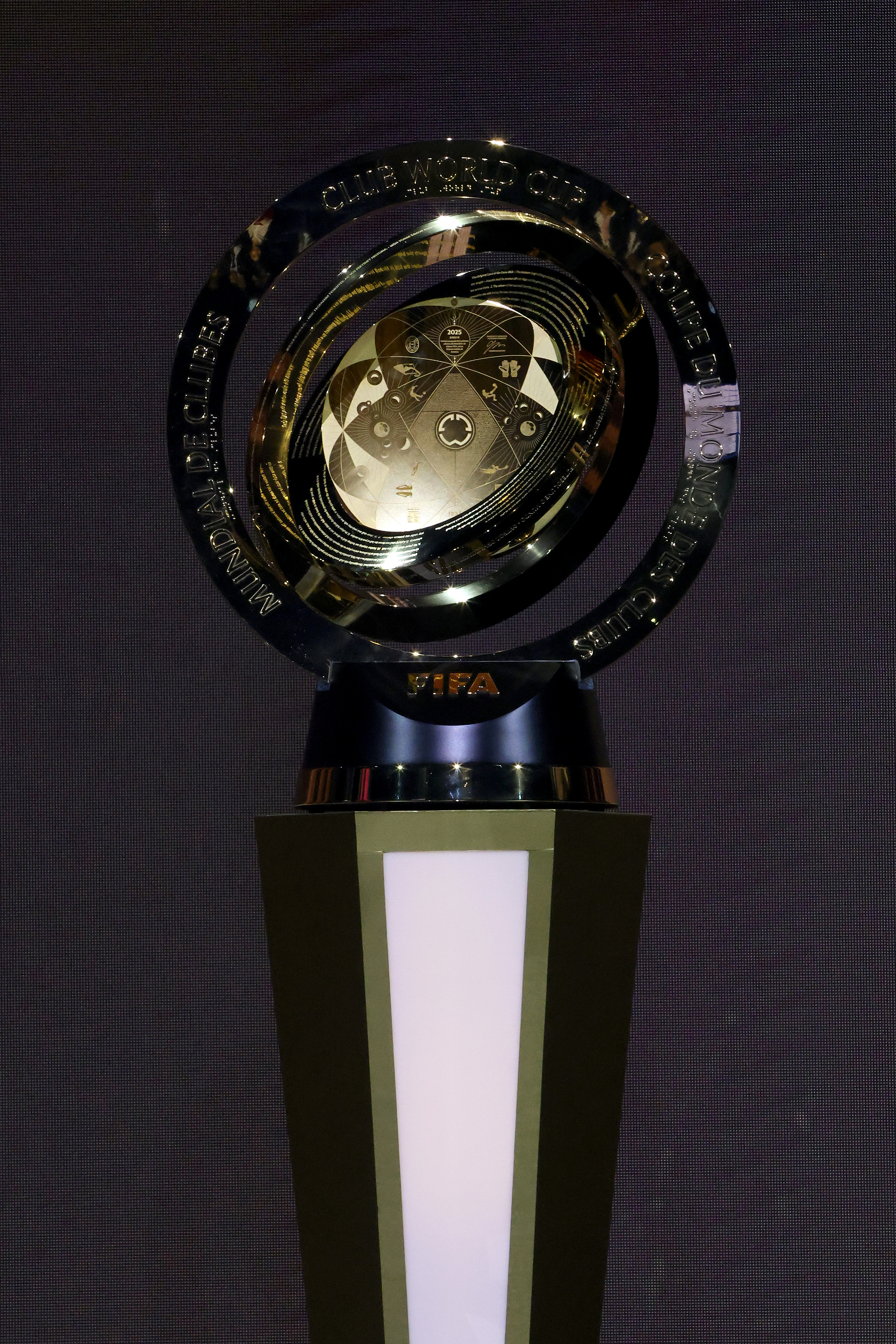 西媒:皇马想6月提前免签阿诺德打世俱杯,以防巴斯克斯自由离队